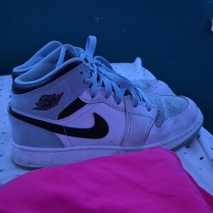 Air Jordan 1 Mid SE White/Ice Blue-Black